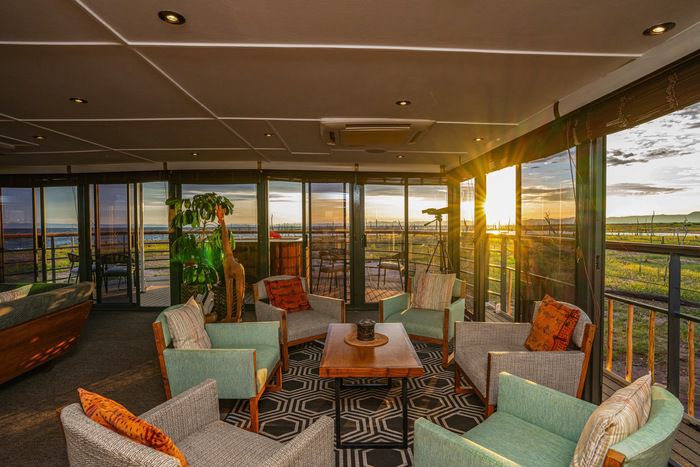 Panoramic Lounge Bar